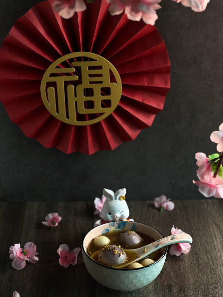 中秋、冬至传统美食：兔子汤圆素材图片
