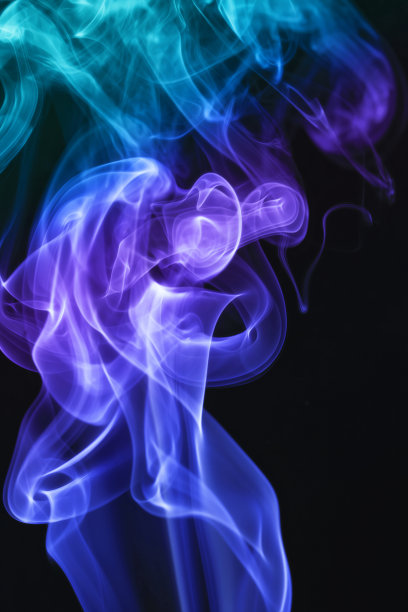 抽象背景与紫色和蓝色烟雾漩涡图片下载