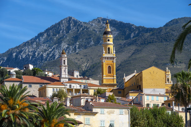 法国里维埃拉芒通的城市景观图片下载