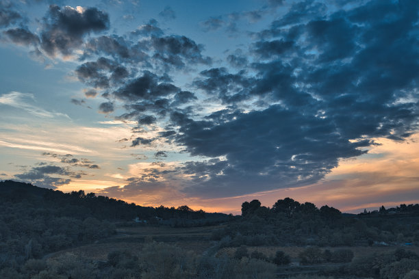 普罗旺斯的落日图片下载