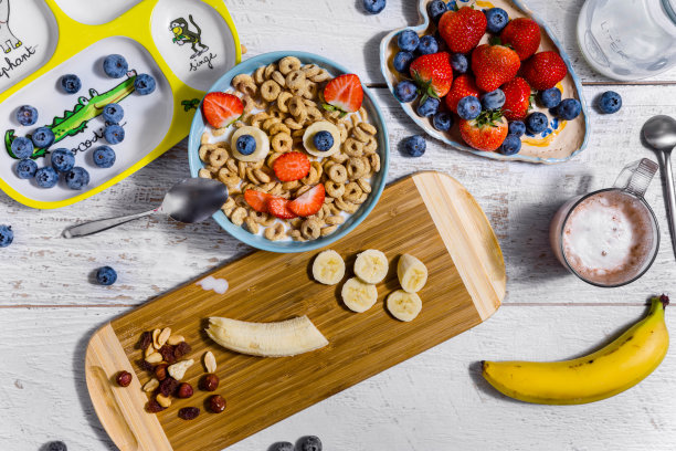 玉米片配香蕉图片下载