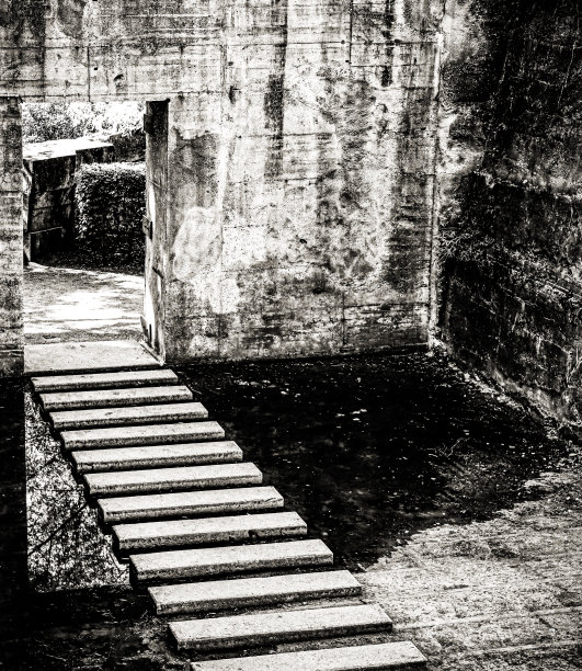 废弃工业区的影像记录图片下载