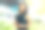 商业女性和亚洲人像与智能手机在日本办公大楼户外休息。微笑的日本公司女孩享受5g连接的移动社交媒体休闲。图片下载