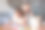 画画的女孩和工作母亲，单亲或小企业主打电话和在笔记本电脑上打字，同时在家远程工作。父母多任务与孩子和她的业务图片下载