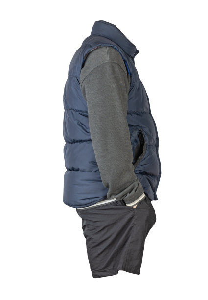 蓝色无袖夹克，毛衣和运动短裤孤立在白色背景上。每天穿的衣服图片下载