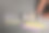 恢复的概念。木头字母和彩色粉笔写在黑色黑板上的文字图片下载
