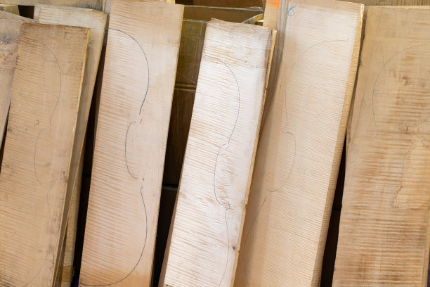 制作小提琴的木材图片下载