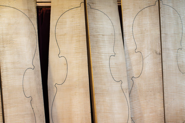 制作小提琴的木材图片下载