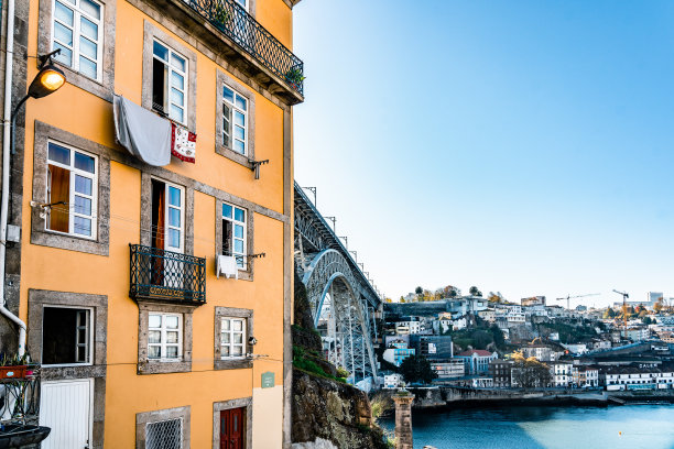 波尔图五颜六色的房子，在葡萄牙旅行图片下载