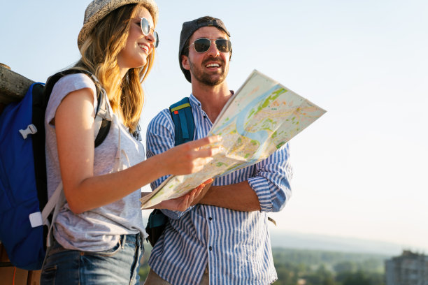 蜜月旅行，背包客旅游，度假旅游或度假旅游概念。图片下载