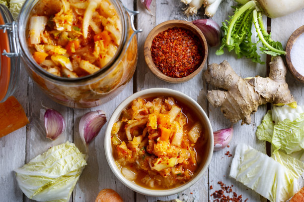 自制泡菜和玻璃罐图片下载