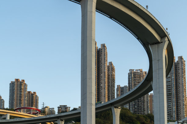 抬头看环形天桥，中国重庆图片下载