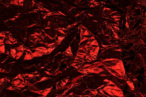 褶皱塑料包裹纹理在红色渐变的背景和照片叠加效果图片下载