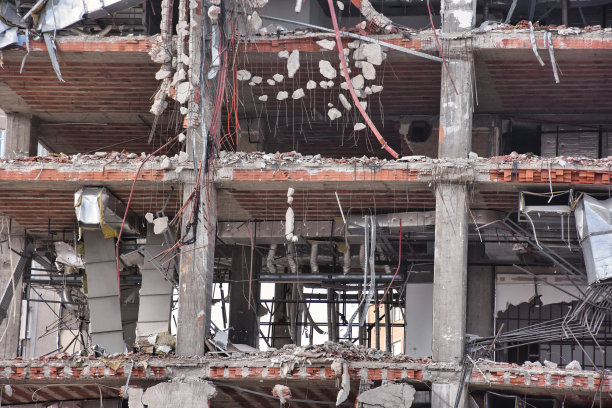 旧建筑被拆除，为新建筑腾出地方。建筑及拆卸地盘。图片下载