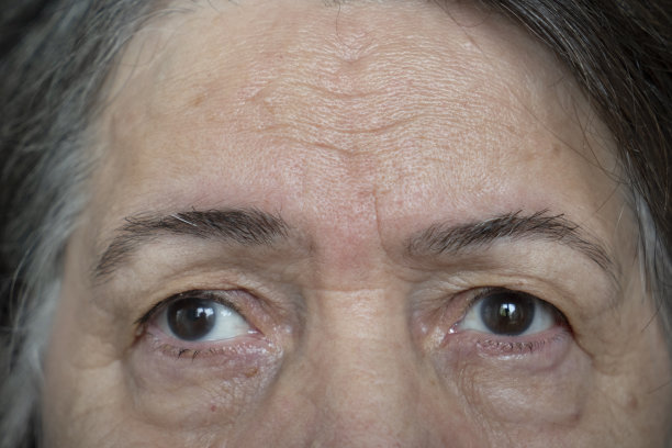 资深女性图片下载