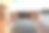 男人在海边用智能手机图片下载