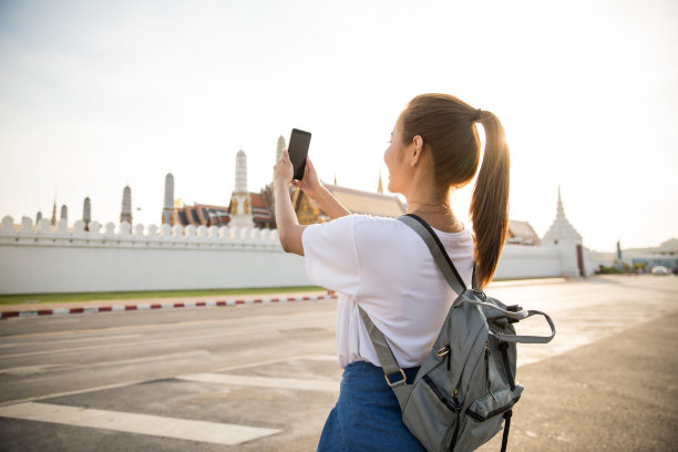 亚洲女性背包客图片下载