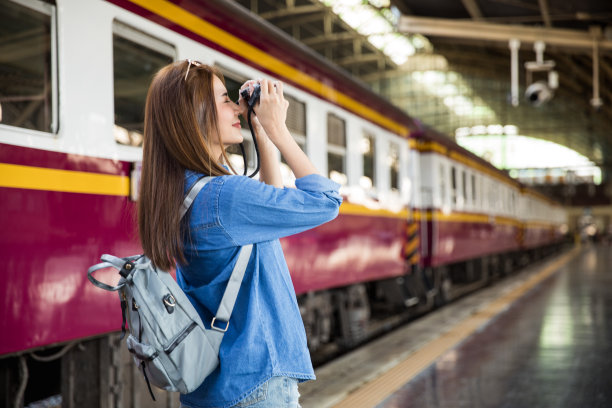 亚洲女性背包客图片下载