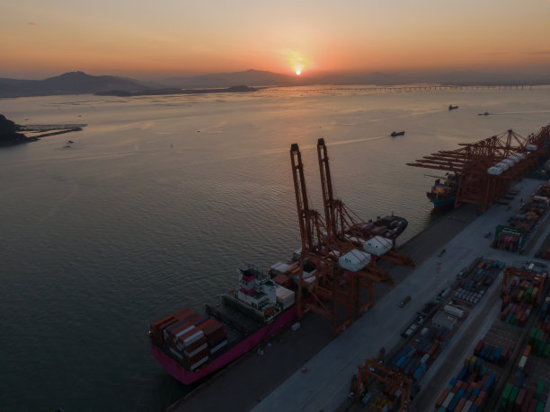 宁静的海港落日图片下载