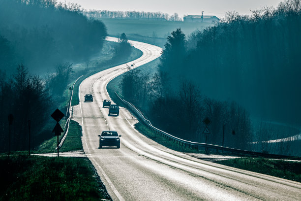 柏油路乡村与汽车图片下载