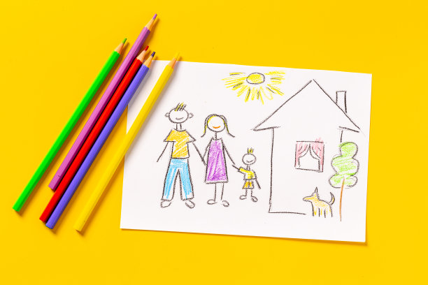 孩子用彩色铅笔画的全家福图片下载