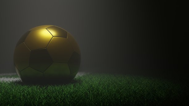 在黑暗背景上的足球场草地上发光的金色足球的3d渲染与文本空间。图片下载