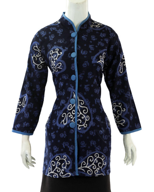 东方风格的有长袖和衣领的女子服装图片下载