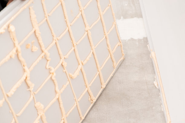 用泡沫塑料粘在地板上图片下载