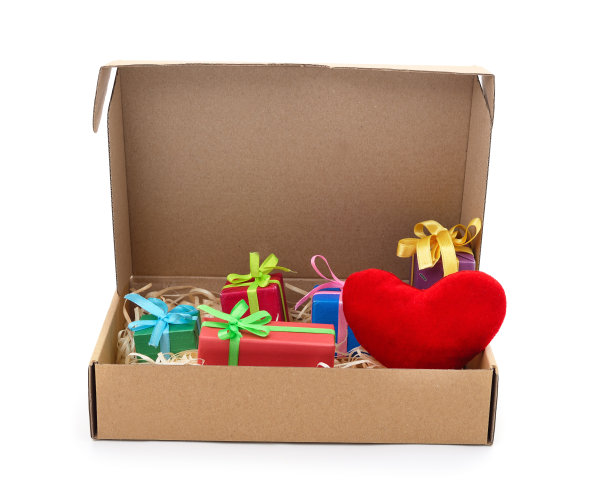 装有礼物的盒子。图片下载