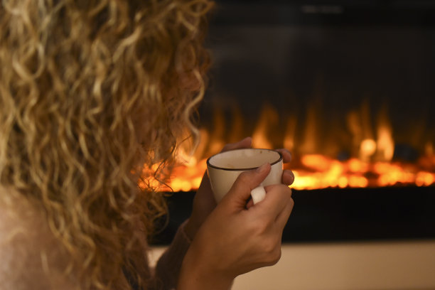 温馨的冬日时光图片下载