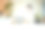 年轻女子在房间里喝水图片下载