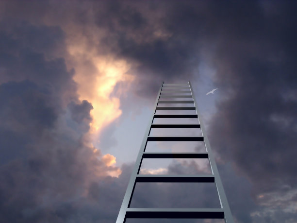 通往戏剧性天空的阶梯图片下载