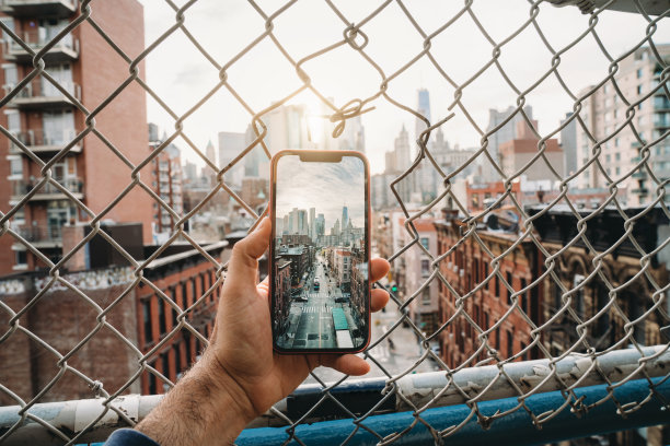 在纽约用智能手机拍摄曼哈顿下城风景图片下载