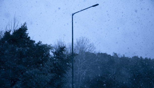 冬天和路灯图片下载