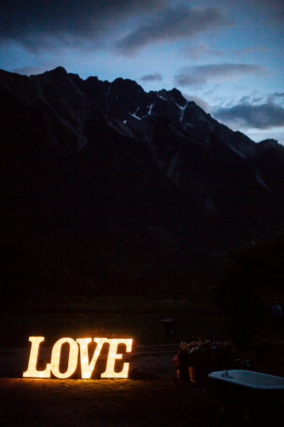 婚礼上的爱情标志图片下载