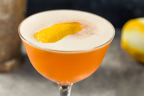 酒冷伯爵灰马提尼鸡尾酒图片下载