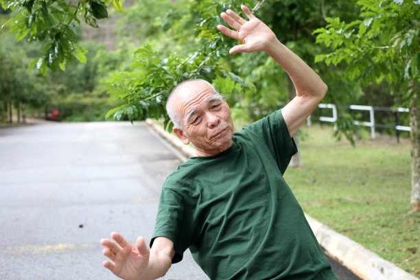 亚洲老人图片下载