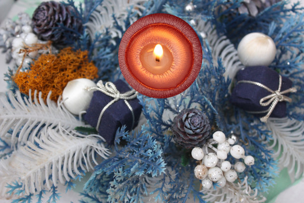 圣诞餐桌装饰圣诞蜡烛图片下载