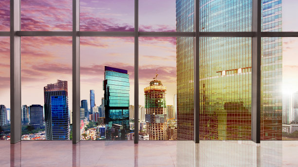 办公大楼窗户玻璃图片下载