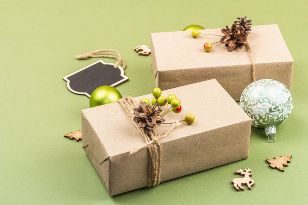 零浪费的礼物理念。手工制作的生态风格，自然新年，感恩节，情人节装饰图片下载