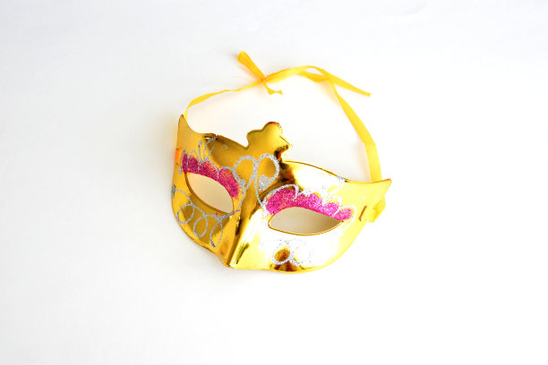 金色面具隔离在白色背景上的假面舞会图片下载