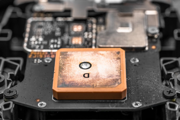 GPS模块，用于接收卫星信号。GPS模块安装在四轴飞行器上，四轴飞行器修理图片下载