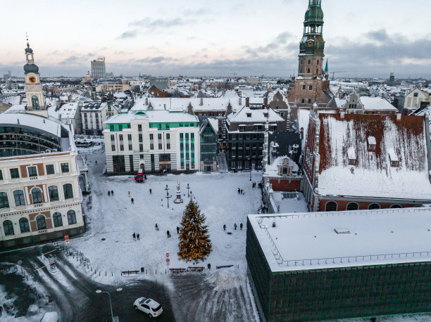 冬季里加老城的鸟瞰图图片下载