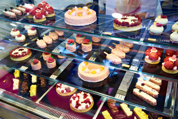 商店柜台上有蛋糕图片下载
