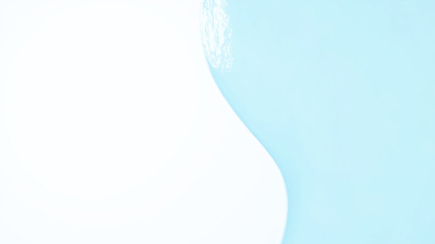 3 d演示。美丽的水在白色背景上摆动和弯曲。(水平)图片下载