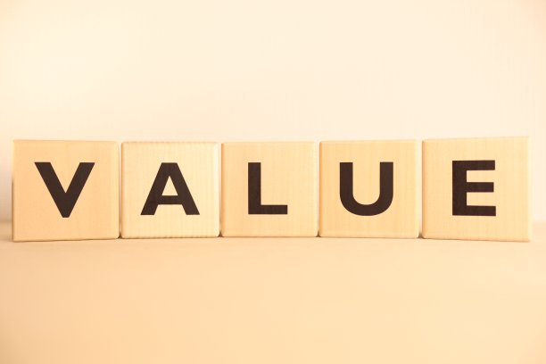 “VALUE”字母木块图片下载