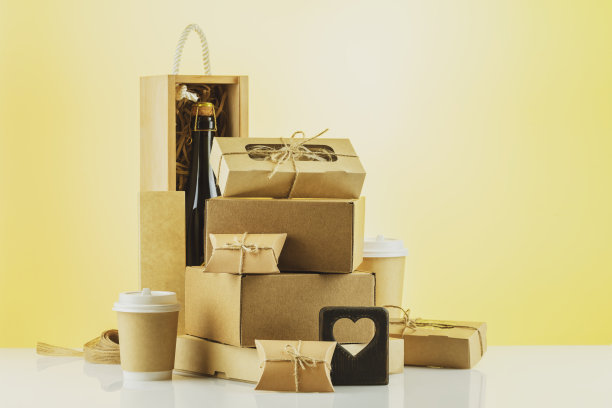 手工纸板礼品盒，木盒香槟瓶图片下载