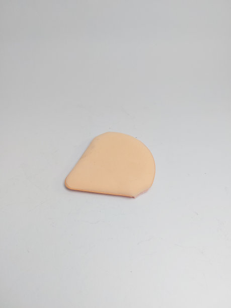 粉扑靠近白色图片下载