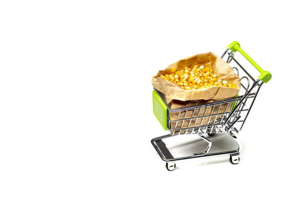 把玉米种子放在购物车里做爆米花图片下载