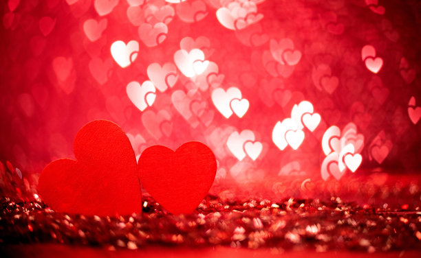 离焦背景与心形图片下载